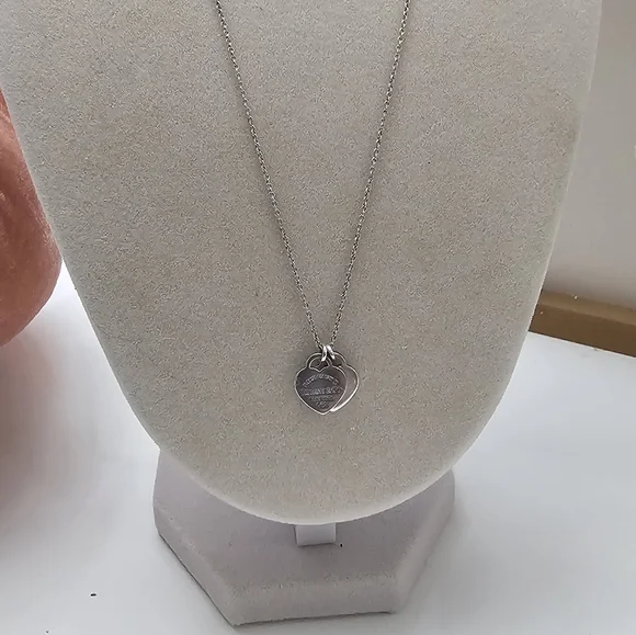 Authentic Tiffany And Co Mini Heart Necklase - Picture 10 of 10